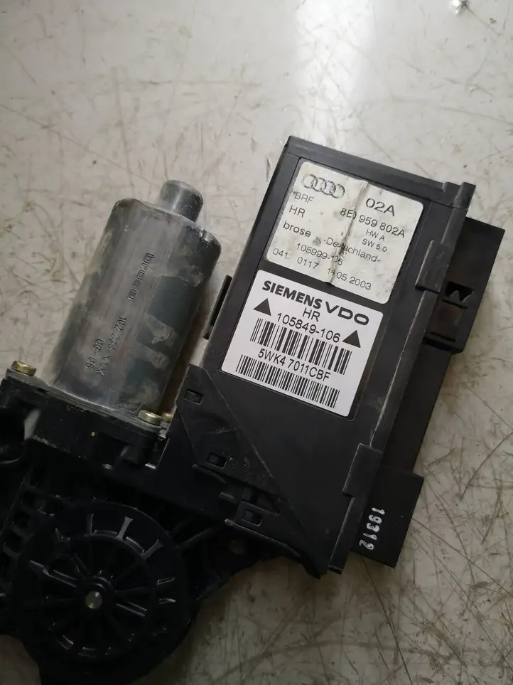 Audi A4 S4 B6 8E 8H (2000 - 2006) 8E0959802A Стеклоподъемник задней двери — фото 3