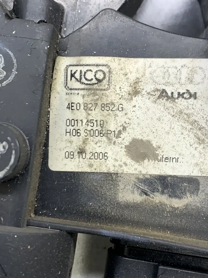 Audi A8 S8 D3 4E (2002 - 2005) 4E0827852G Доводчик крышки багажника — фото 2