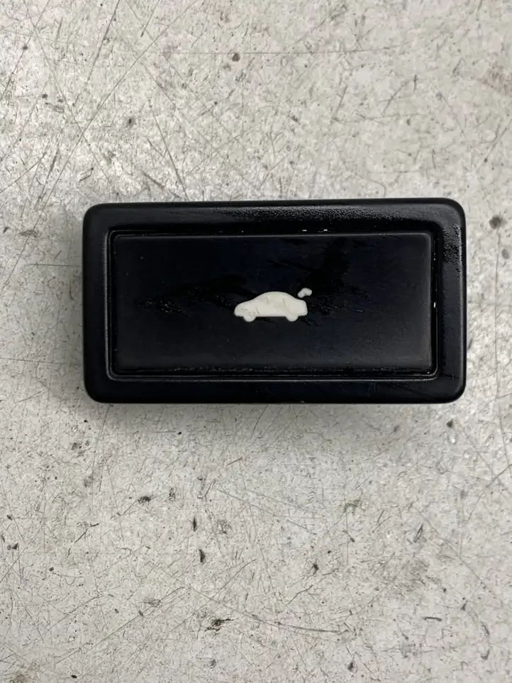 Audi A8 S8 D3 4E (2002 - 2005) 3D0959831C Кнопка закрытия багажника — фото 1