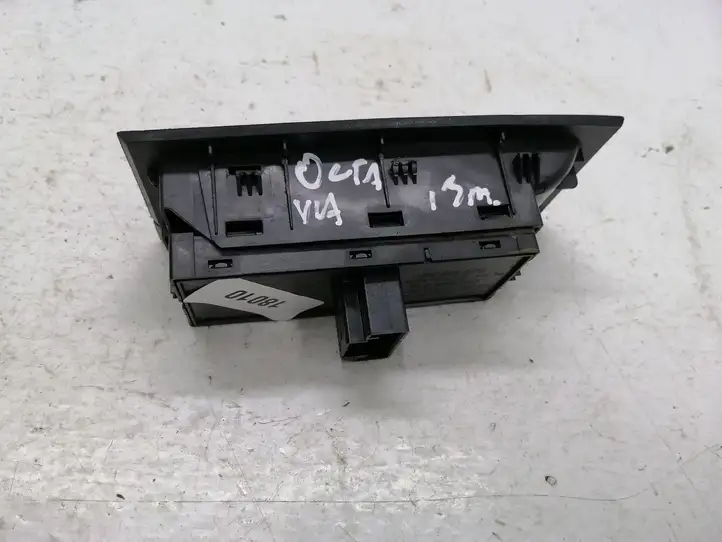 Skoda Octavia Mk3 (5E) (2013 - 2019) 5E0959857 Блок кнопок стеклоподъемников — фото 3