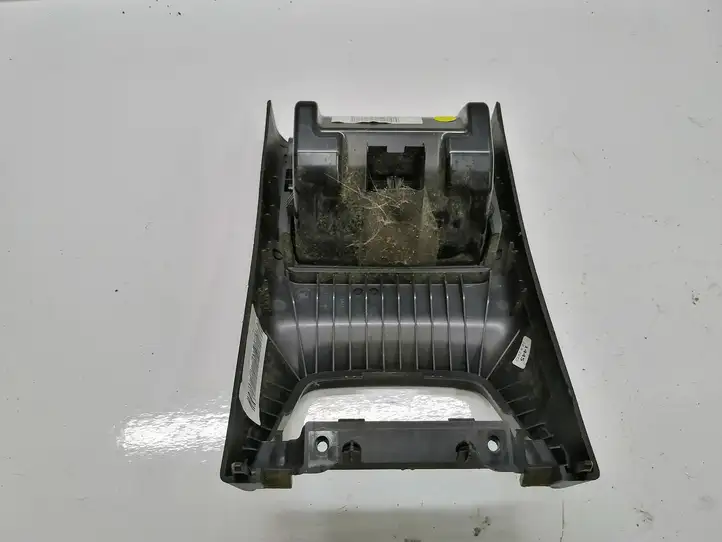 Skoda Octavia Mk3 (5E) (2013 - 2019) 5E0857289 Задняя пепельница — фото 4