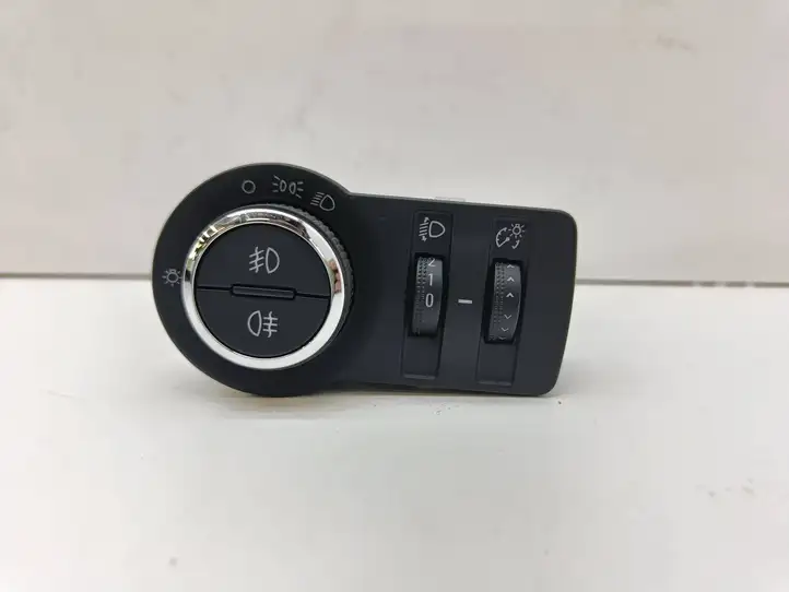Opel Astra J (2009 - 2012) 13268703 Включатель фонарей — фото 2