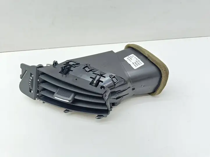Opel Astra J (2009 - 2012) 13261538 Центральный воздушный дефлектор — фото 1