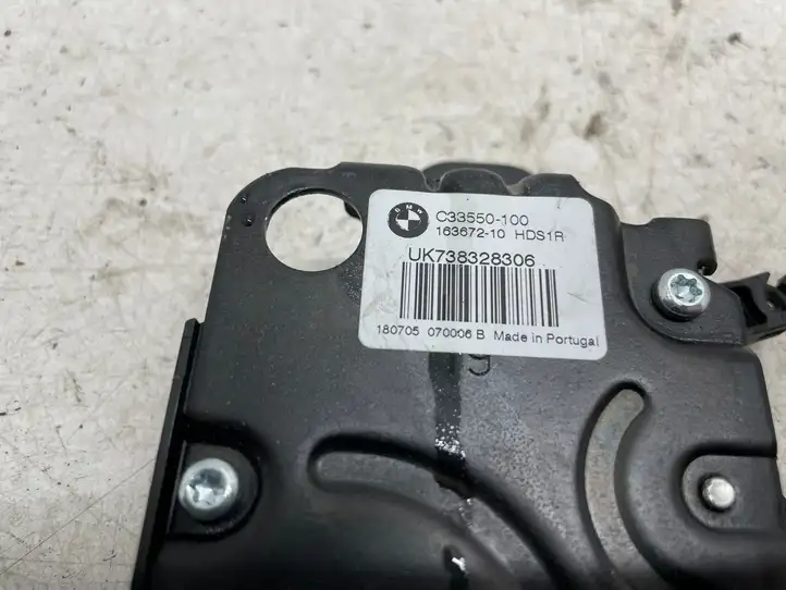 BMW 5 G30 G31 (2016 - ) UK738328306 Замок крышки багажника — фото 2