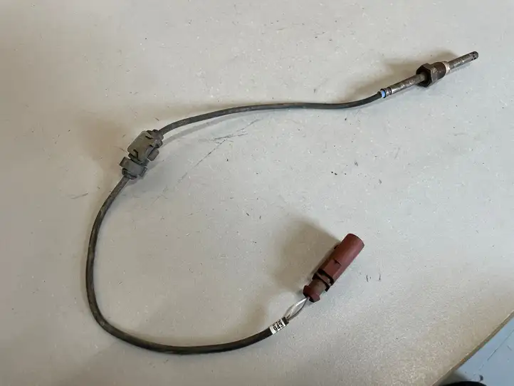 Volkswagen PASSAT B7 (2011 - 2014) 03L906088CE Датчик температуры выхлопных газов — фото 1