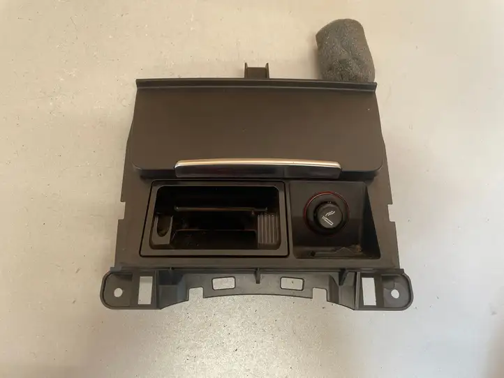 Audi A4 S4 B8 8K (2011 - 2015) 8K0857951 Передняя пепельница — фото 2