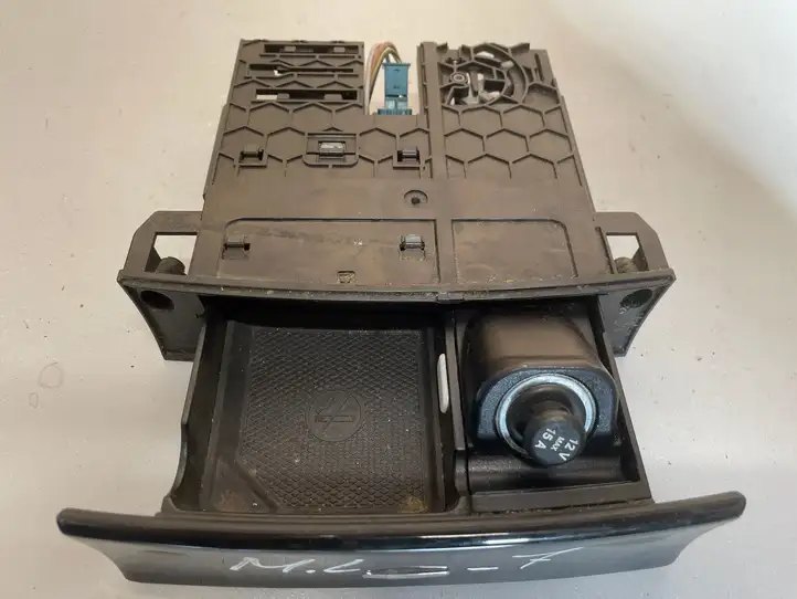 Mercedes-Benz ML W164 (2005 - 2011) A1648100030 Передняя пепельница — фото 2