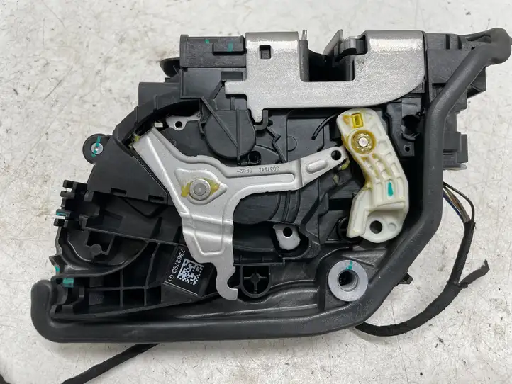 BMW X5 F15 (2013 - 2017) 7362793 Замок задней двери — фото 3