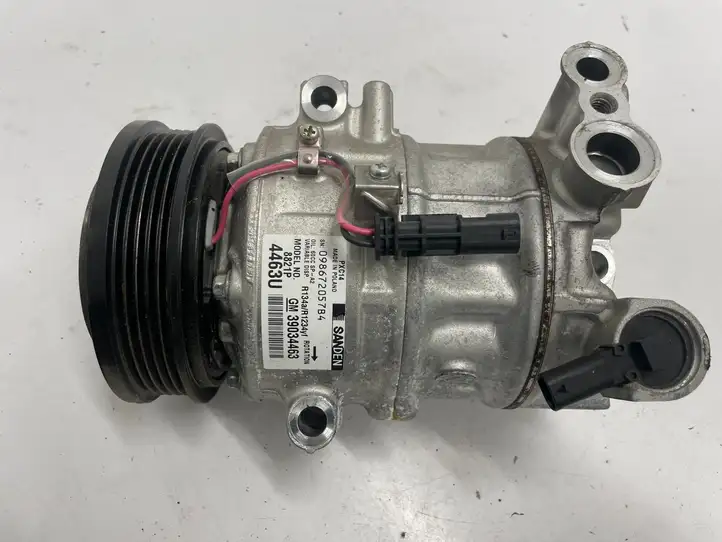 Opel Astra K (2015 - 2020) 39034463 Компрессор (насос) кондиционера воздуха — фото 1