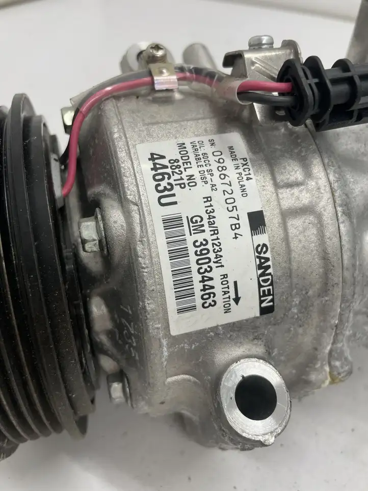 Opel Astra K (2015 - 2020) 39034463 Компрессор (насос) кондиционера воздуха — фото 2