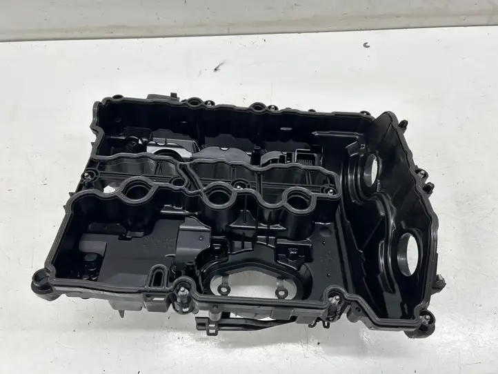 BMW 2 F46 (2015 - ) 8631744 Крышка головки блока цилиндров — фото 3
