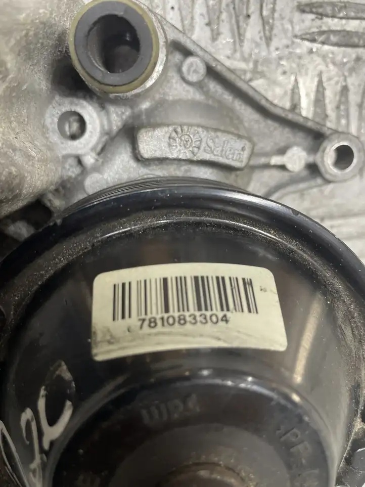 BMW 3 F30 F35 F31 (2012 - 2018) 781083304 насос охлаждения — фото 2