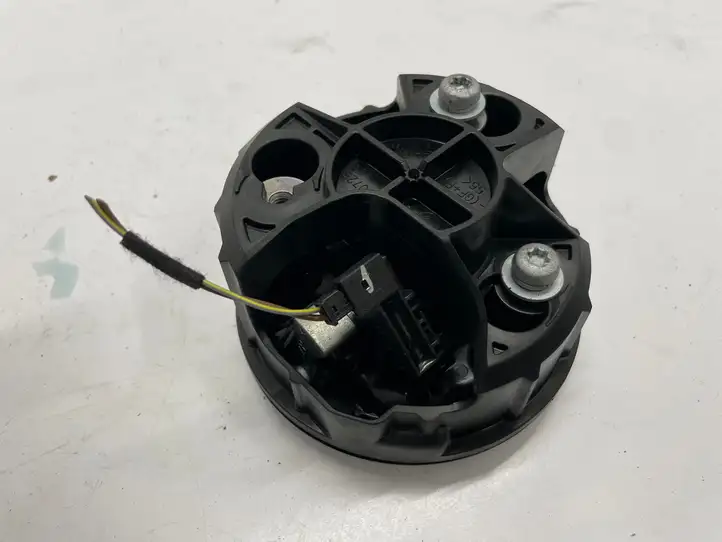 BMW 1 F20 F21 (2011 - 2019) 7270728 Кнопка закрытия крышки багажника — фото 2