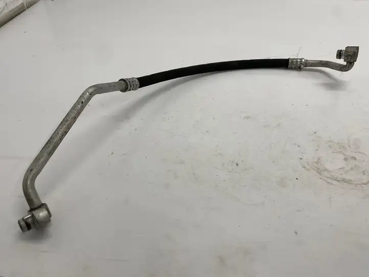 BMW 1 F20 F21 (2011 - 2019) 9212082 Трубки и шланги кондиционера — фото 1