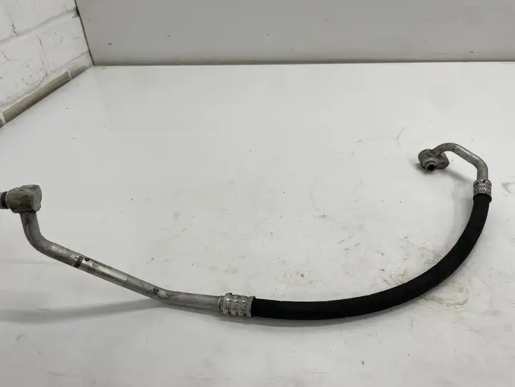 BMW 1 F20 F21 (2011 - 2019) 9212082 Трубки и шланги кондиционера — фото 2