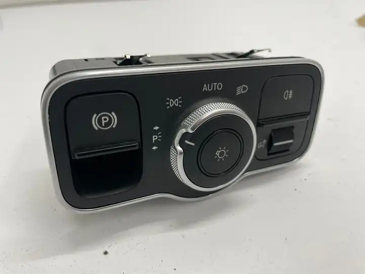 Mercedes-Benz A W177 (2018 - ) A2479052902 Включатель фонарей — фото 1