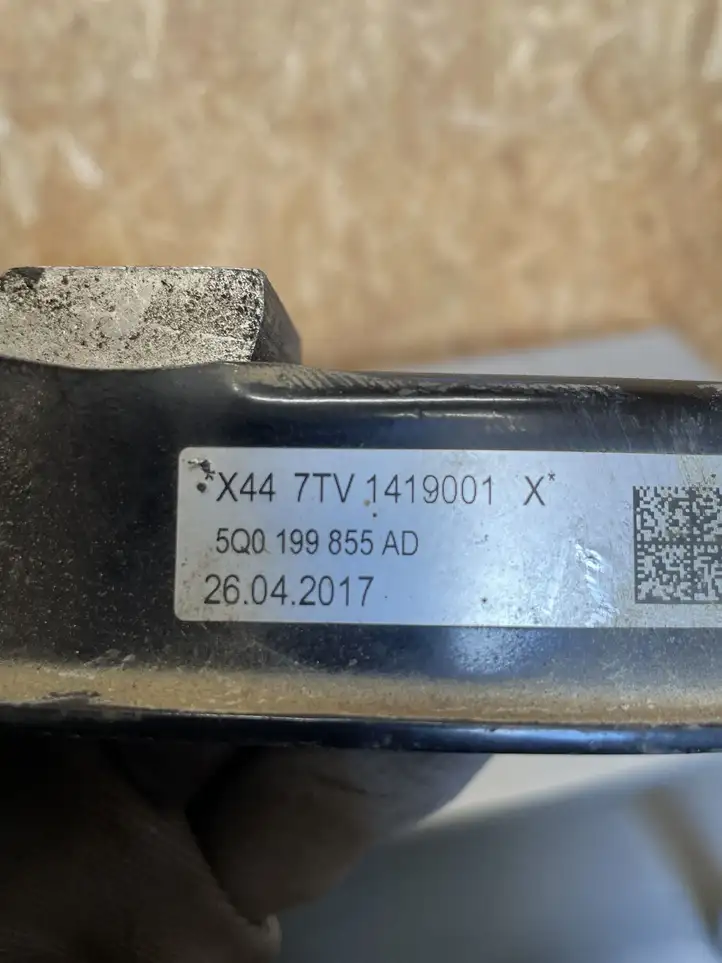 Audi A3/S3 8V (2016 - 2020) 5Q0199855AD Кронштейн двигателя — фото 2