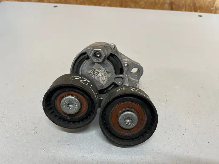 BMW 1 F20 F21 (2011 - 2019) 781080702 Натяжитель ремня — фото 1
