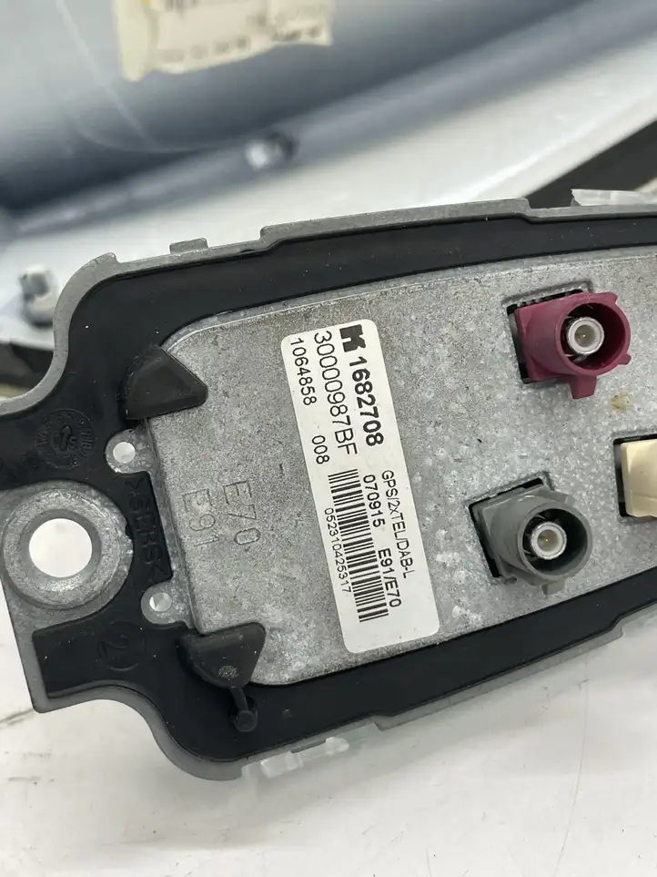 BMW X5 F15 (2013 - 2017) 1682708 GPS антенна — фото 3