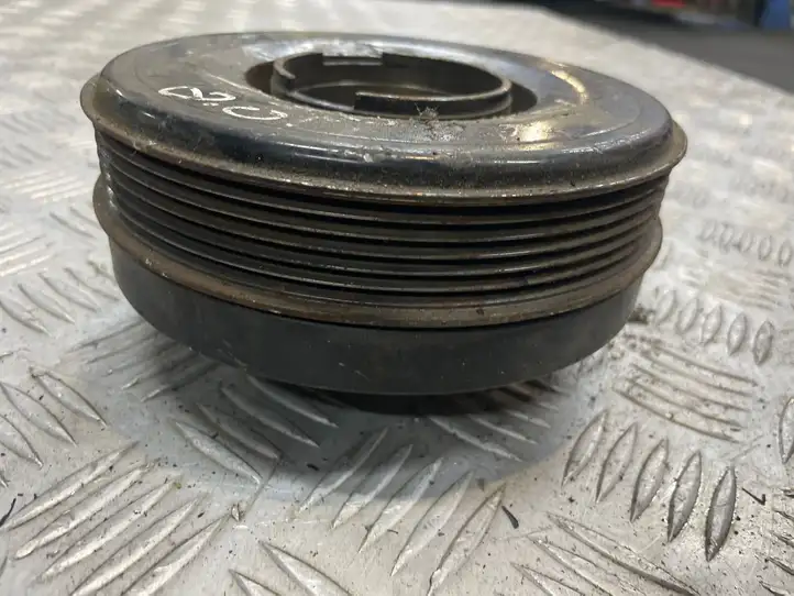 BMW 3 F30 F35 F31 (2012 - 2018) 7619245 Шкив коленчатого вала — фото 2