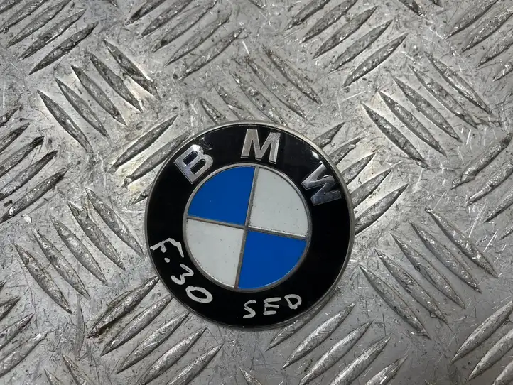 BMW 3 F30 F35 F31 (2012 - 2018) 8219237 Эмблемы и надписи — фото 1