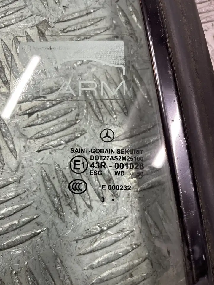 Mercedes-Benz CLK A209,C209 (2002 - 2009) Заднее боковое стекло — фото 2