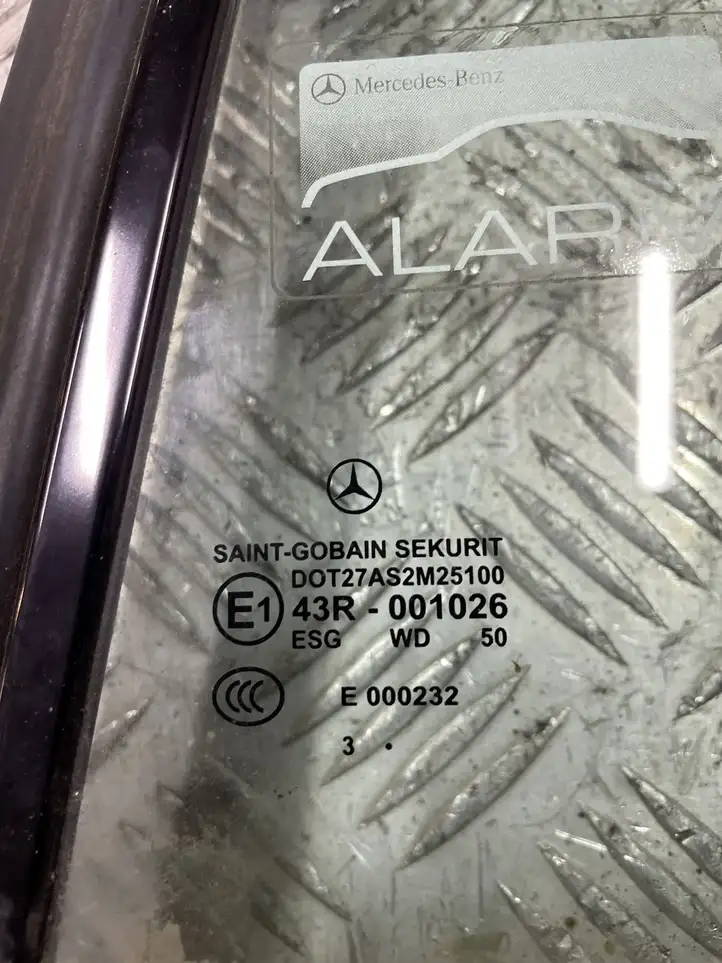 Mercedes-Benz CLK A209,C209 (2002 - 2009) Заднее боковое стекло — фото 2