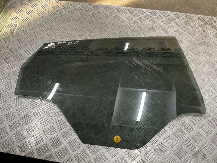 Ford Fiesta (2013 - 2017) Стекло задней двери — фото 1