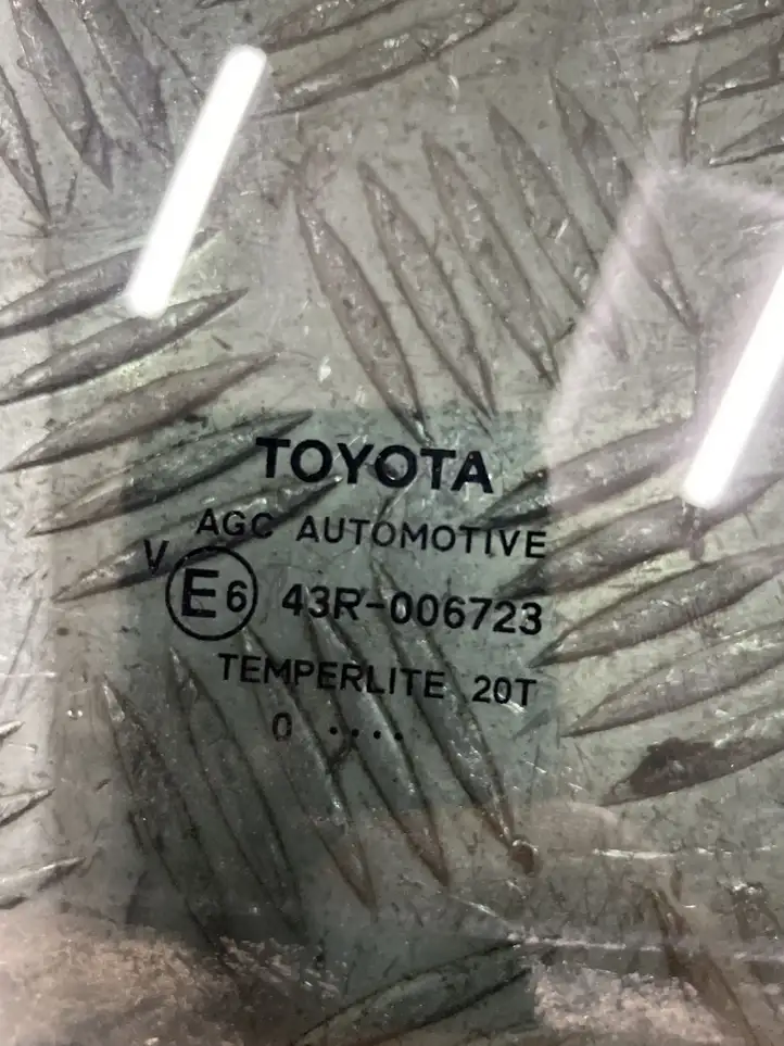 Toyota Avensis T270 (2009 - 2012) Стекло задней двери — фото 2