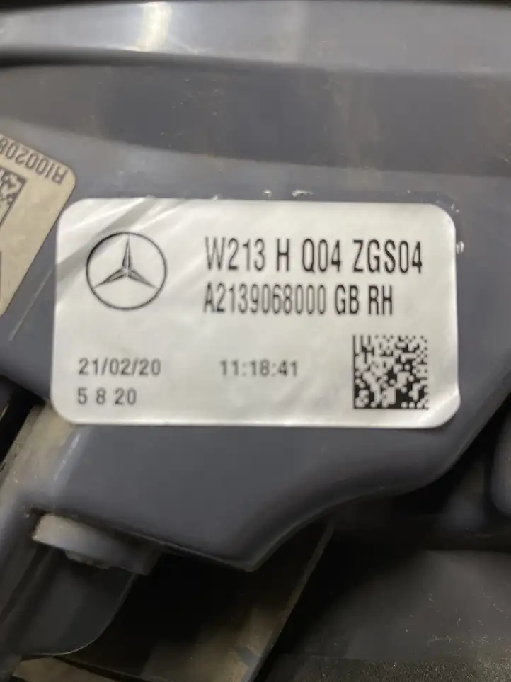 Mercedes-Benz E W213 (2016 - ) A213906800 Задний фонарь в кузове — фото 3