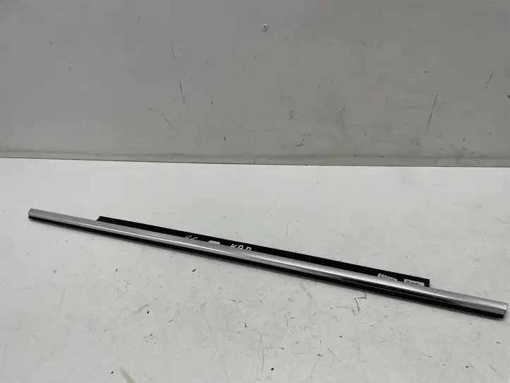 Audi A6 C7 (2011 - 2014) 4G0853763 Накладка стекла задней двери — фото 1