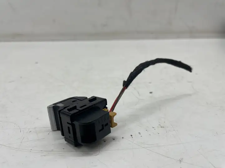 Audi A3/S3 8Y (2020 - ) 4K0959855 Кнопка стеклоподъемников — фото 2