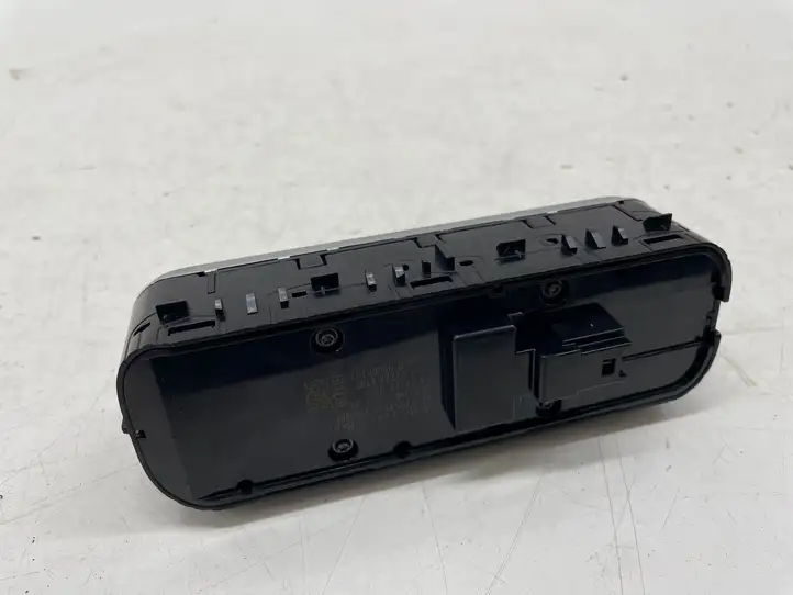 Mercedes-Benz A W177 (2018 - ) A1679059803 Блок кнопок стеклоподъемников — фото 2