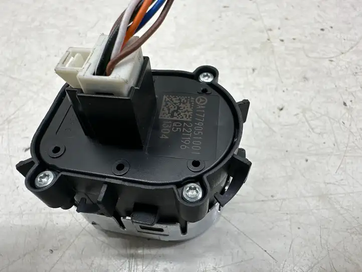 Mercedes-Benz CLA C118,X118 (2019 - ) A1779051001 Включатель зажигания и стартера — фото 3