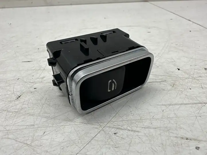 Mercedes-Benz CLA C118,X118 (2019 - ) A1679050201 Блок кнопок стеклоподъемников — фото 1