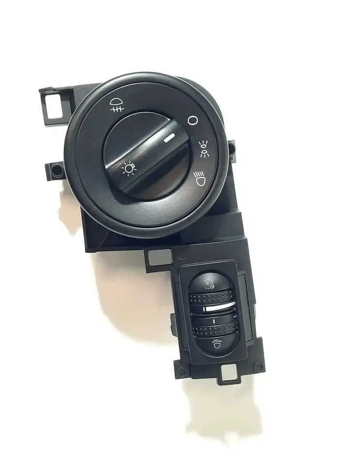 Volkswagen Touareg I (2002 - 2010) 7L6858903T Включатель фонарей — фото 1