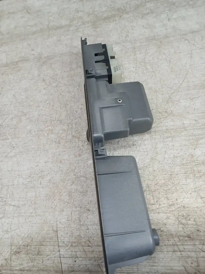 Toyota Avensis Verso (2001 - 2004) 8403044020 Блок кнопок стеклоподъемников — фото 8