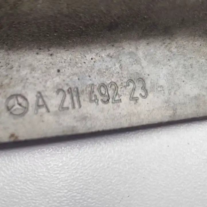 Mercedes-Benz E W211 (2002 - 2009) A2114922341 Кронштейн глушителя — фото 4