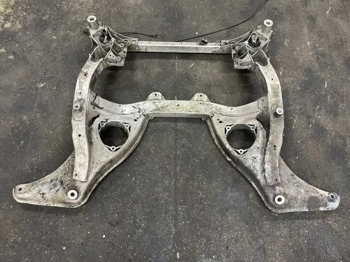 BMW M6 F06/F12/F13 (2012 - 2018) 4930221108 Передняя балка подвески — фото 1