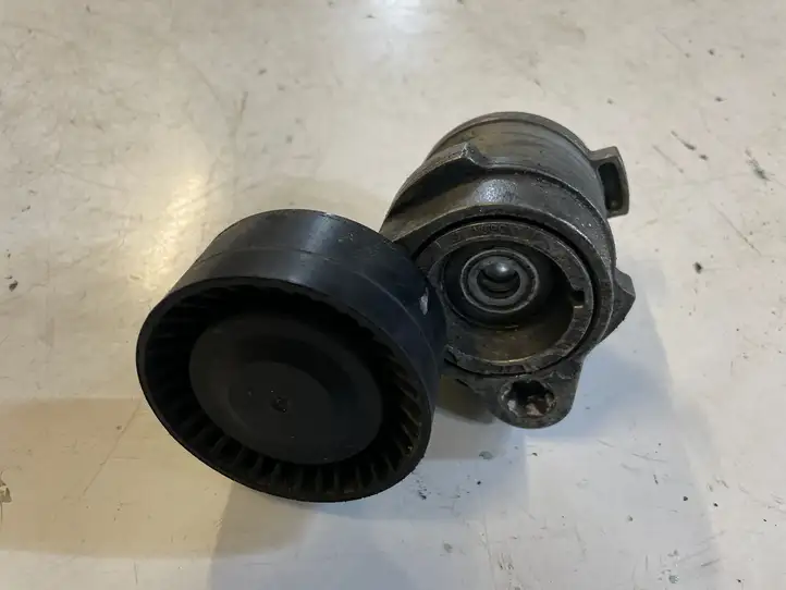 BMW M6 F06/F12/F13 (2012 - 2018) 7549973 Натяжитель ремня — фото 1