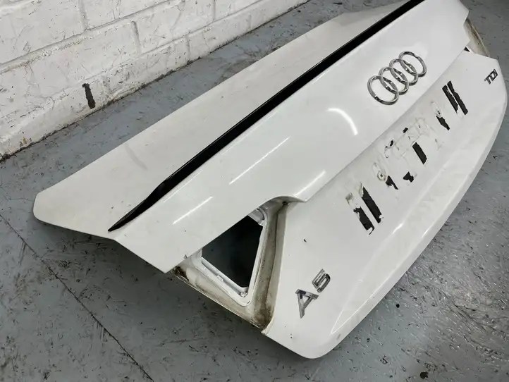 Audi A5 8T 8F (2007 - 2011) Крышка багажника — фото 2