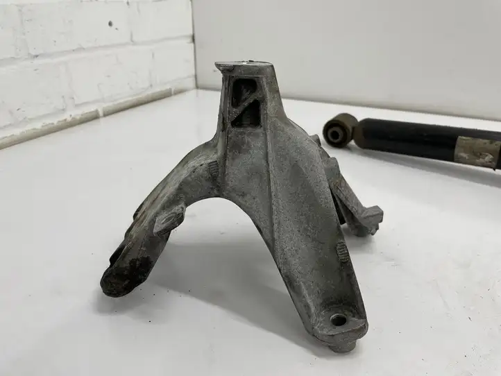 Audi A5 8T 8F (2007 - 2011) 8K0199308 Кронштейн двигателя — фото 2