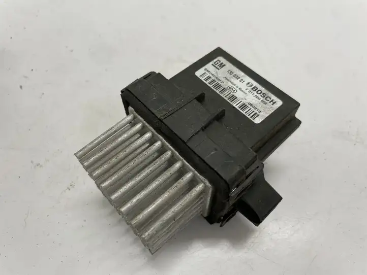 Opel Astra J (2009 - 2012) 13503201 Реле вентилятора печки салона — фото 1