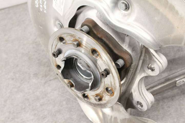 BMW M4 G82 G83 (2020 - )  8095658 Задний поворотный кулак (ступица, цапфа)