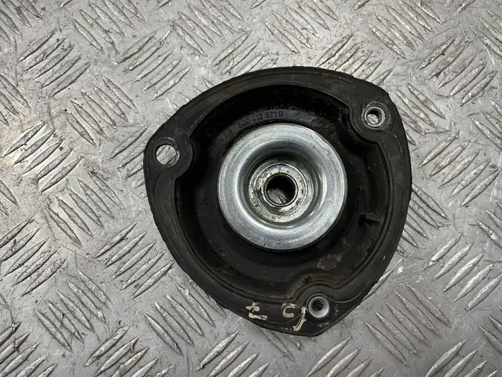 Volkswagen Golf VII (2013 - 2019) 5Q0412331D Резиновая опора пружины — фото 1