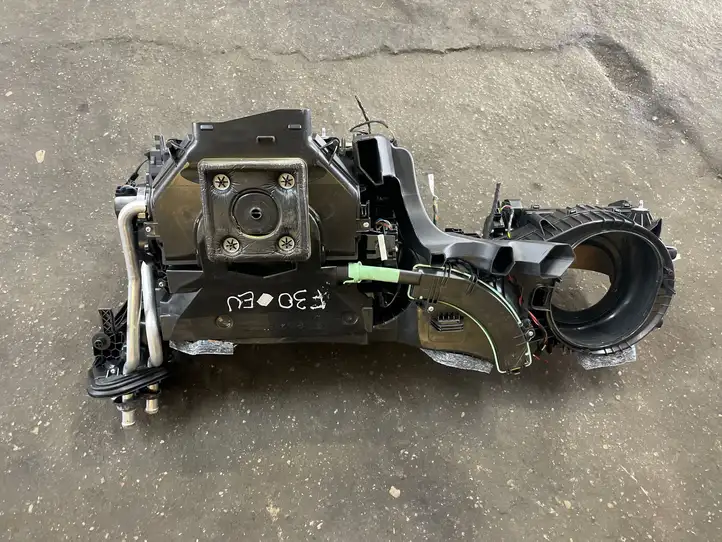 BMW 3 F30 F35 F31 (2012 - 2018) 9207085 Комплект системы вентиляции салона — фото 1