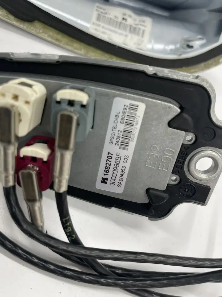 BMW 3 F30 F35 F31 (2012 - 2018) 30000986BF GPS антенна — фото 3