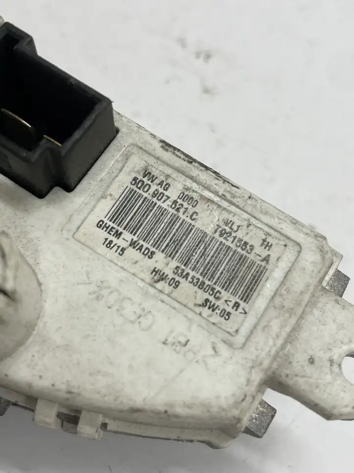Audi A3/S3 8V (2012 - 2016) 5Q0907521C Реле вентилятора печки салона — фото 2
