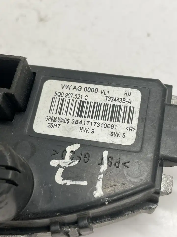 Audi A3/S3 8V (2012 - 2016) 5Q0907521C Реле вентилятора печки салона — фото 2