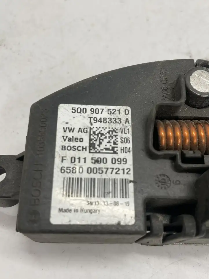 Audi A3/S3 8V (2012 - 2016) 5Q0907521D Реле вентилятора печки салона — фото 2